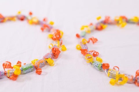 What is a lolly necklace?